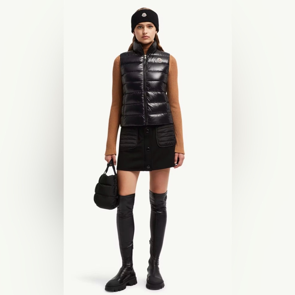 NWT MONCLER Ghany Down Vest Women Size 4  Navy Brand new condition